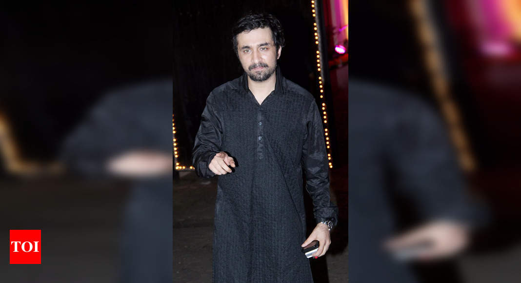 Exclusive: Siddhanth Kapoor detained as cops bust rave party at a five-star  hotel in Bengaluru - Times of India