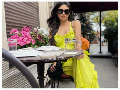 5 stunning outfits Mouni Roy wore in Istanbul