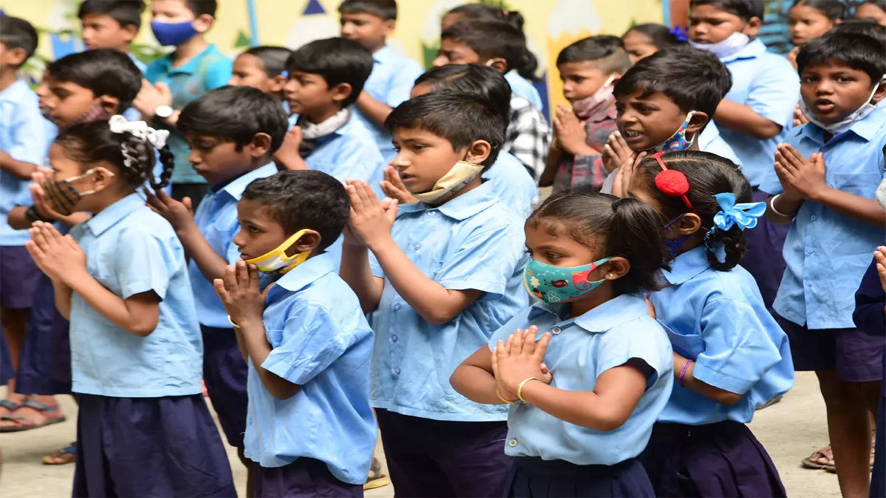Kerala's ambitious unisex uniform plan in schools runs into rough weather |  Latest News India - Hindustan Times