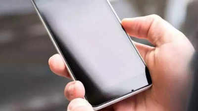 Bhopal: Bikers offer lift to management student, rob his mobile phone