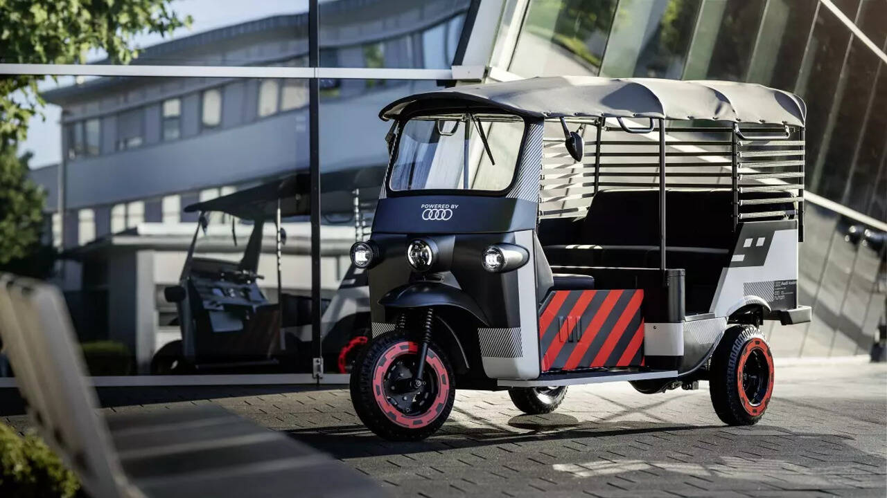 Electric e store rickshaw