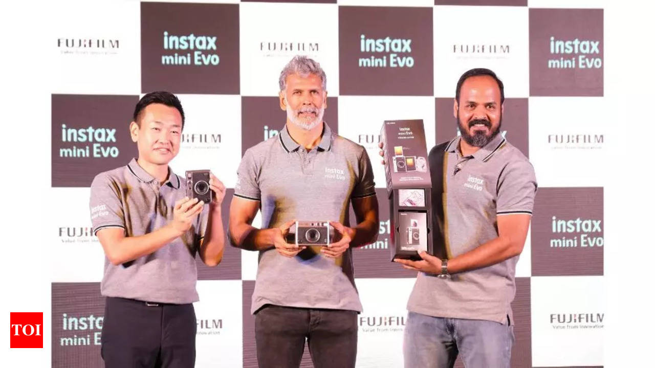 Mini Evo: Fujifilm launches Hybrid instant camera 'Instax Mini Evo' at Rs  22,999 - Times of India