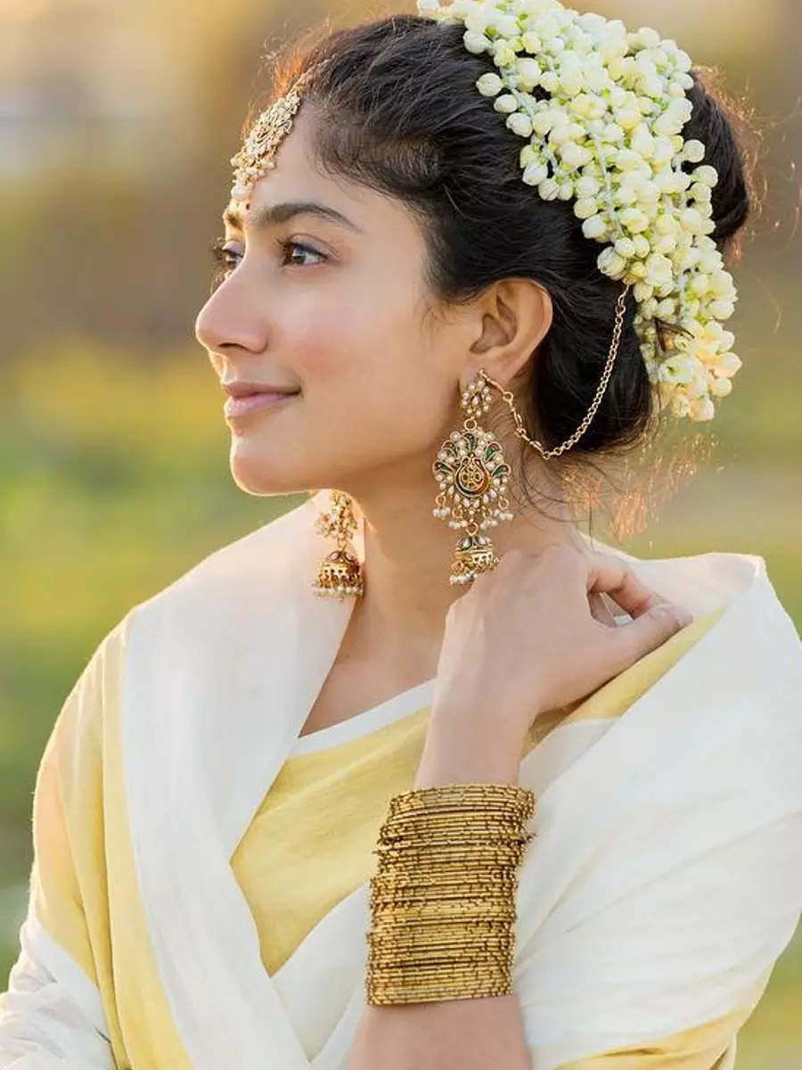 Sai Pallavi lighting up the web together with her smile