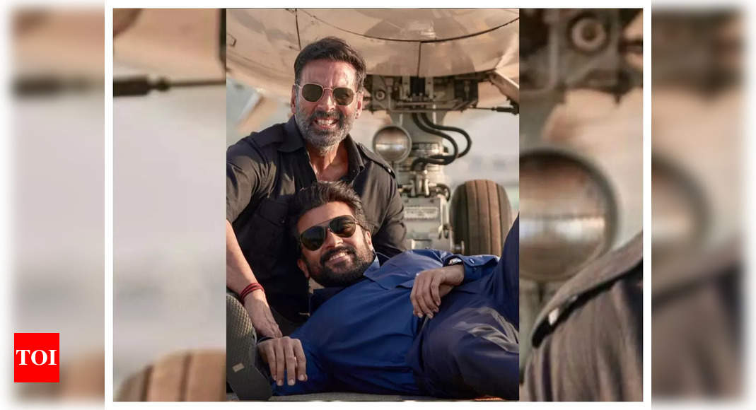 Suriya poses with Akshay Kumar as he shoots for his cameo in the ‘Soorarai Pottru’ Hindi remake – See photo – Times of India