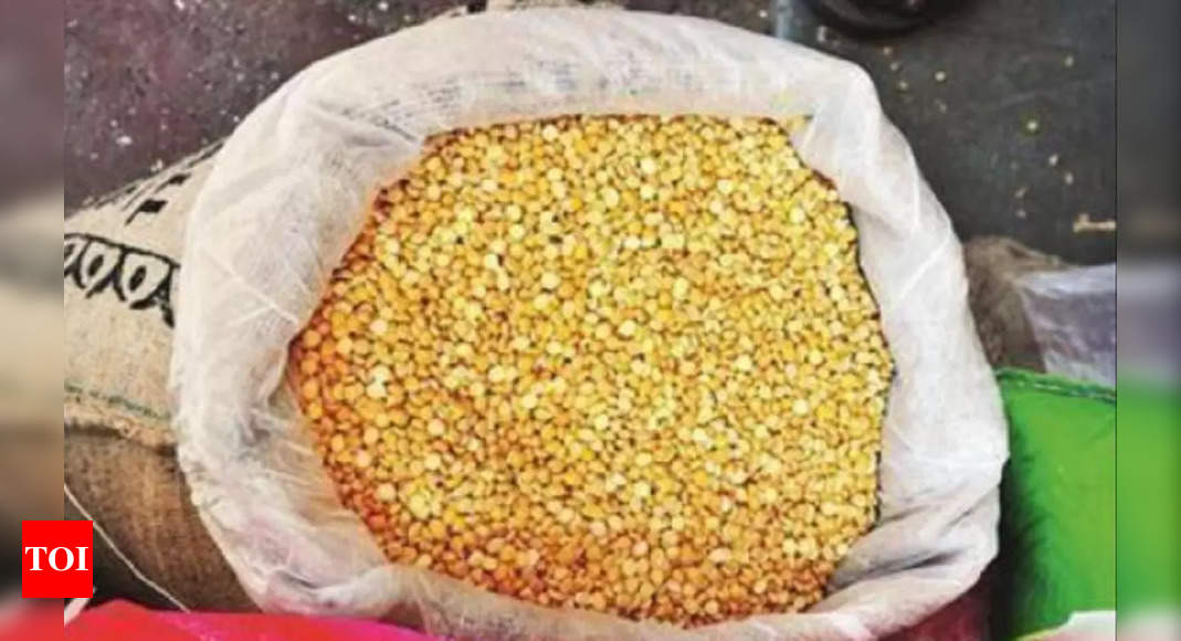 Centre has huge stock of chana dal, ready to offer to states | India News – Times of India