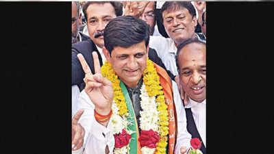 Indore: BJP mayor face resigns as additional AG, starts election campaigning