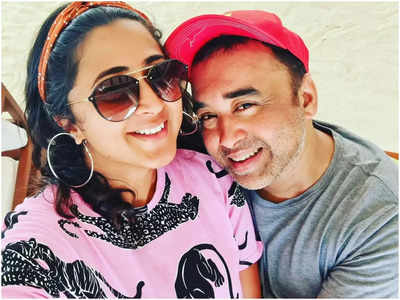 Kaniha and her husband celebrate 14 years of togetherness