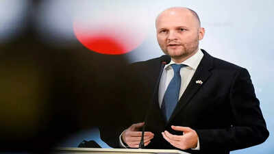 Slovakia donates 5 helicopters, Grad rockets to Ukraine
