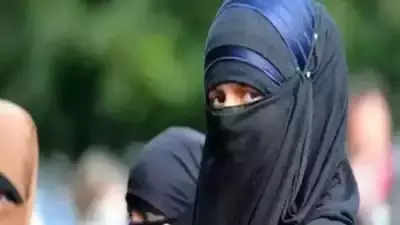400px x 225px - Karnataka hijab row: 19 Muslim girl students to miss studies | Mangaluru  News - Times of India