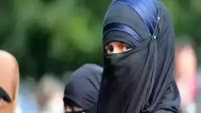 Karnataka Muslim Sex Video - Karnataka hijab row: 19 Muslim girl students to miss studies | Mangaluru  News - Times of India