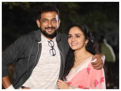 Amruta Khanvilkar is all praise for Prasad Oak's 'Dharmaveer' says, 'seeing you on screen this way has made me proud and happy'