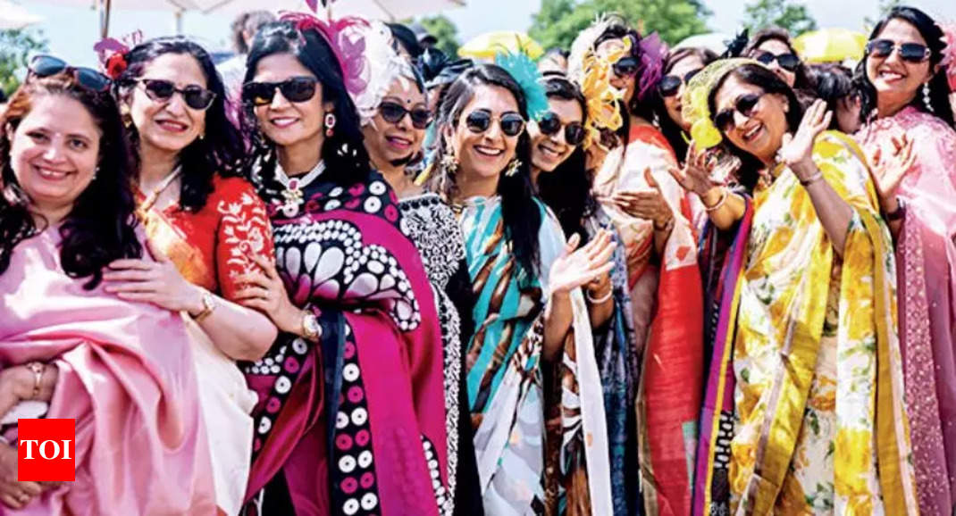 1,000 women make history by descending on Ladies' Day at Ascot wearing  sarees - Times of India