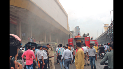 Surat: Three textile shops on Ring Road gutted in fire, no casualty