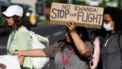 UK govt criticises ECHR for Rwanda migrants intervention