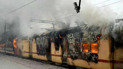 Agnipath protests: Rail coaches set on fire at different places in ...