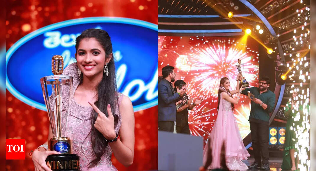 Telugu Indian Idol winner BVK Vagdevi receives the trophy and prize