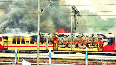 60 Coaches Of Trains Set On Fire | Patna News - Times of India