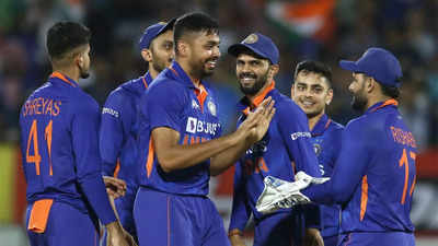 Search for Perfect Climax: Pacers and middle-order make India favourites in series decider