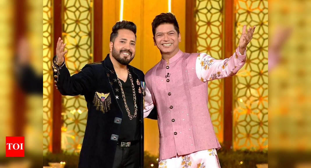 Birthday Special: Mika Singh Gives Father Status To Elder Brother Daler  Mehndi Shows Tashan As Gabru And Singh - Entertainment News: Amar Ujala - Mika  Singh:इसलिए बड़े भाई दलेर मेहंदी को पिता