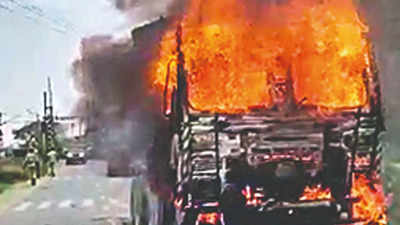 Agnipath protests: Cops hurt, vehicles torched in Bihar's Masaurhi & Jehanabad