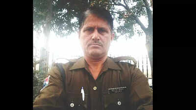 superman' Rpf Cop Saves Elderly Womanbefore Train Darts In ...