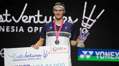 Viktor Axelsen finishes off Zhao to defend Indonesia Open title