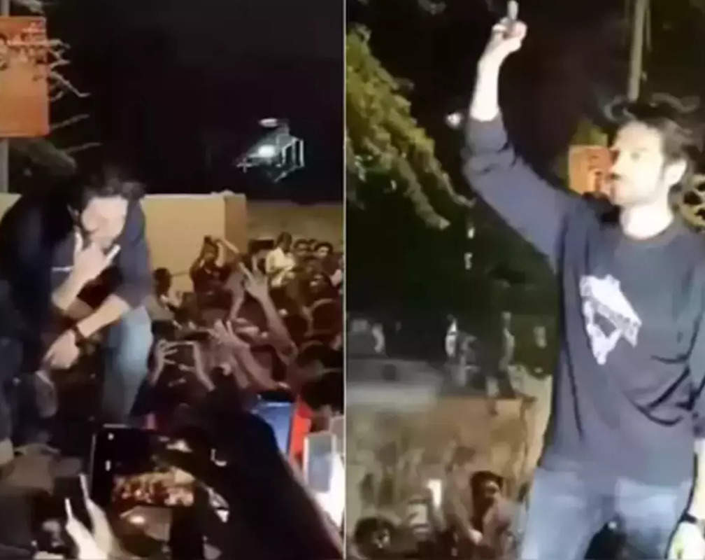 
Kartik Aaryan climbs atop his car to thank fans for making 'Bhool Bhulaiyaa 2' a success: 'Live for this Love'
