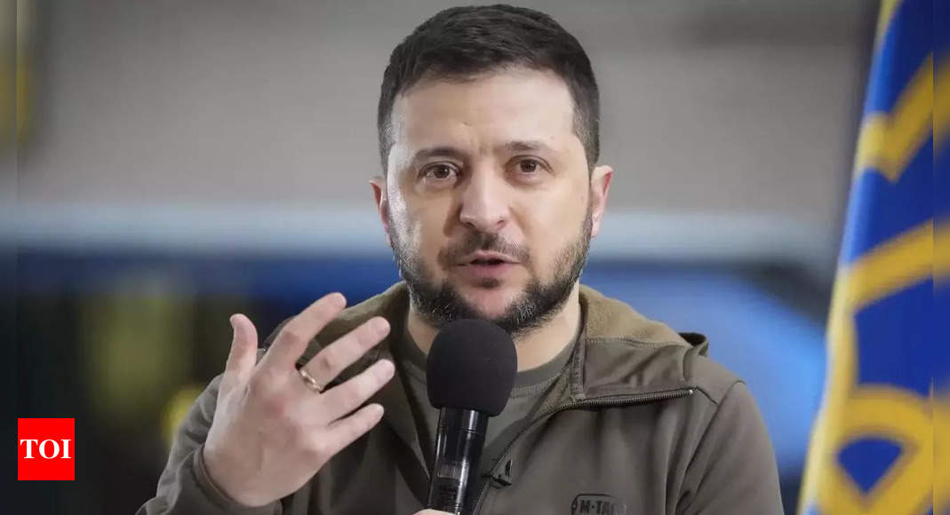 Zelenskyy: President Volodymyr Zelenskyy Father's Day post spotlights ...