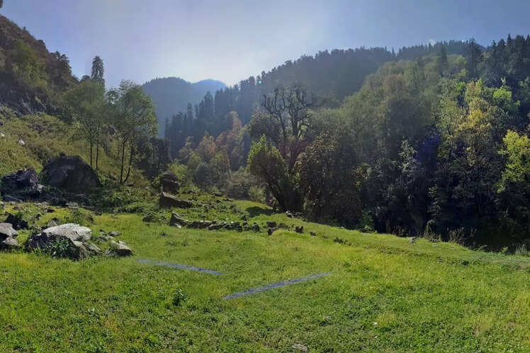 Why should one visit the Great Himalayan National Park?