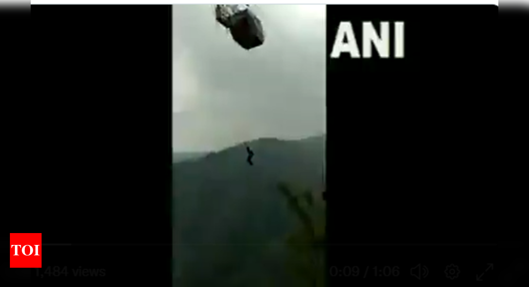 8 people stuck in cable car in Himachal Pradesh’s Parwanoo | India News – Times of India