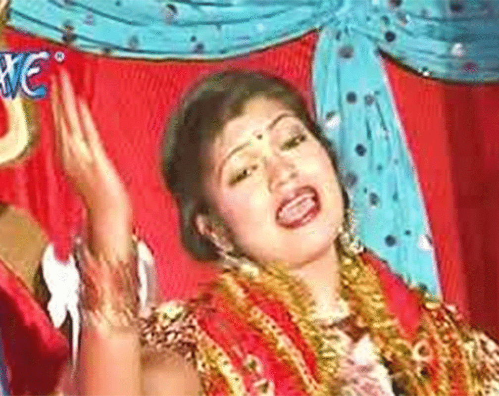 
Watch Latest Bhojpuri Devotional Song 'Rakhiha Najariya E Maiya' Sung By Arvind Akela Kallu And Nisha
