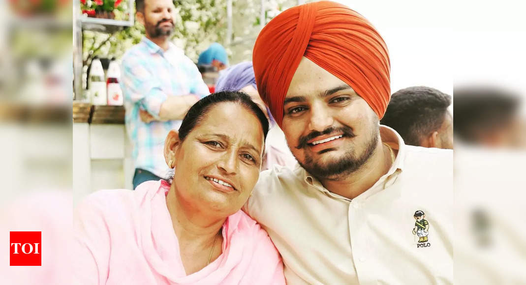 Sidhu Moose Wala’s team requests fans to give his parents some privacy to process their loss – Times of India