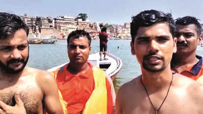 Varanasi: NDRF team rescues 2 youths from drowning in Ganga