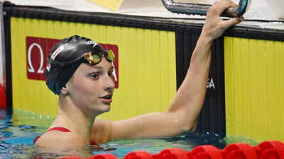 World Championships: Canadian teenager Summer McIntosh wins women's 200m butterfly