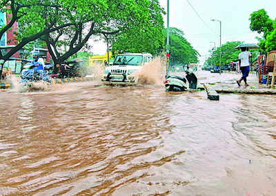 Season's 1st Heavy Rain Floods Smart City | Bhubaneswar News - Times of  India