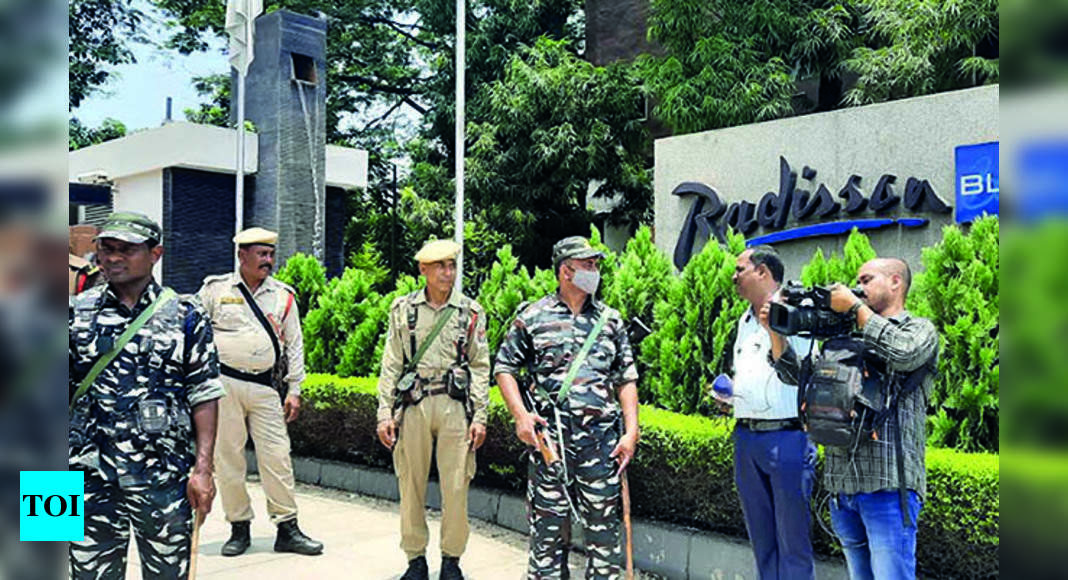 Spotlight on ‘crisis manager’ Himanta as rebel Sena leaders check into city hotel