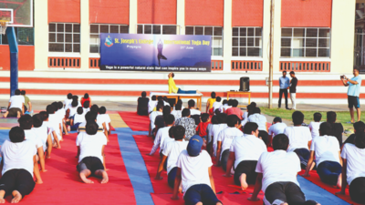 Uttar Pradesh: Students & teachers celebrate Yoga Day at St Joseph’s College