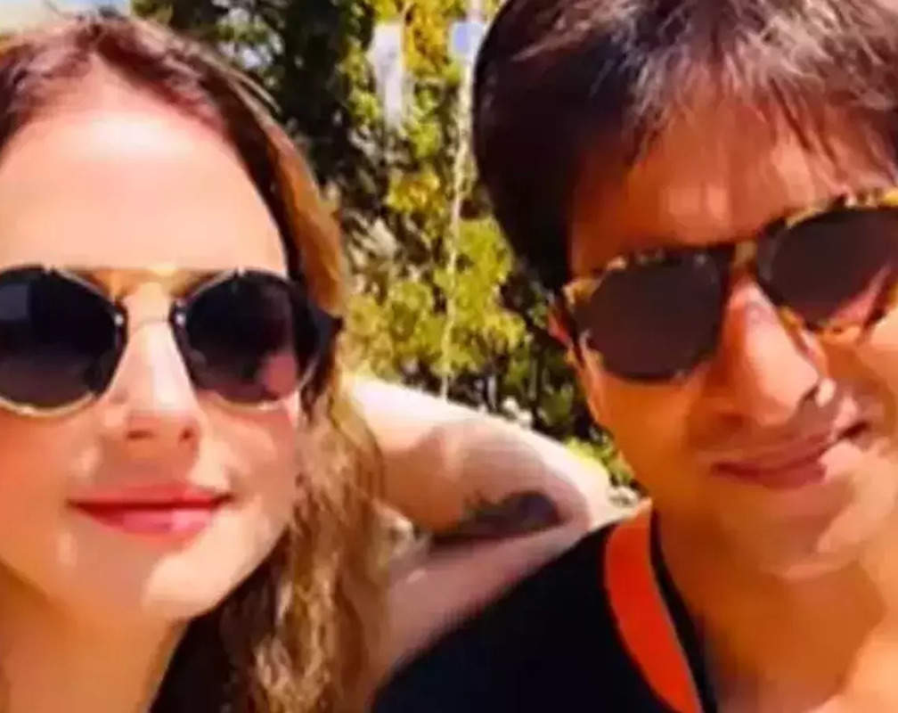 
Hrithik Roshan’s ex-wife Sussanne Khan drops a new video from her vacation with beau Arslan Goni in California; netizens say 'favourite couple'
