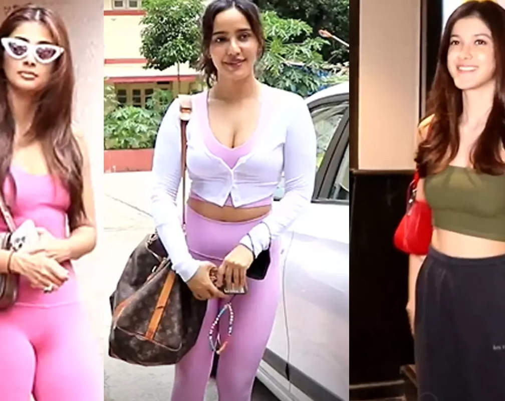 
#CelebrityEvenings: From Pooja Hegde to Shanaya Kapoor, Bollywood celebs spotted in Mumbai
