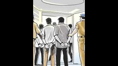 Robber gang busted; 16year old girl, among five arrested