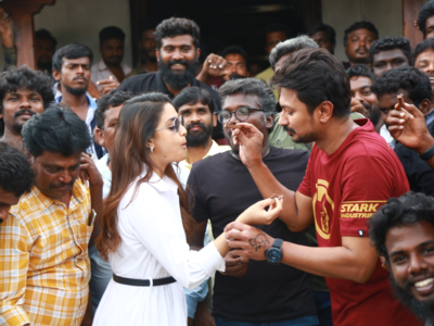 It's a wrap for ‘Maamannan’ second schedule; Udhayanidhi shares pics of celebration from the sets
