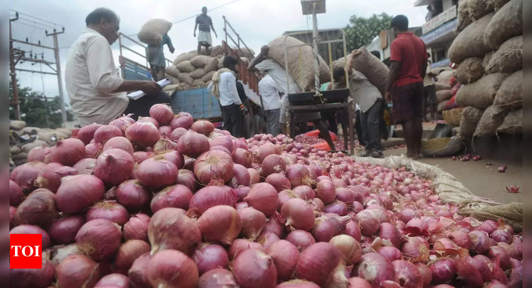 Centre procures 52,460 tonne onion till May for buffer stock | India News – Times of India