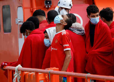 Migrants make new border incursion to enter Spanish city