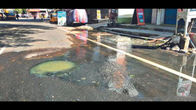 Chennai: Sewage flooding Velachery road irks motorists