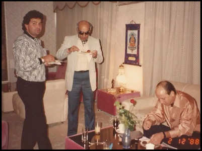 Anupam's priceless throwback pic with Rishi