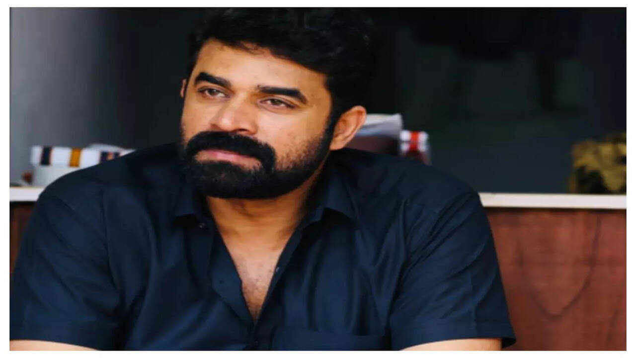 Malayalam movie artistes' body draws flak after rape accused Vijay Babu  attends meet | Malayalam Movie News - Times of India