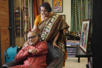 Paran Bandopadhyay and Lily Chakraborty play an elderly couple in Raja Banerjee’s ‘Pantua’