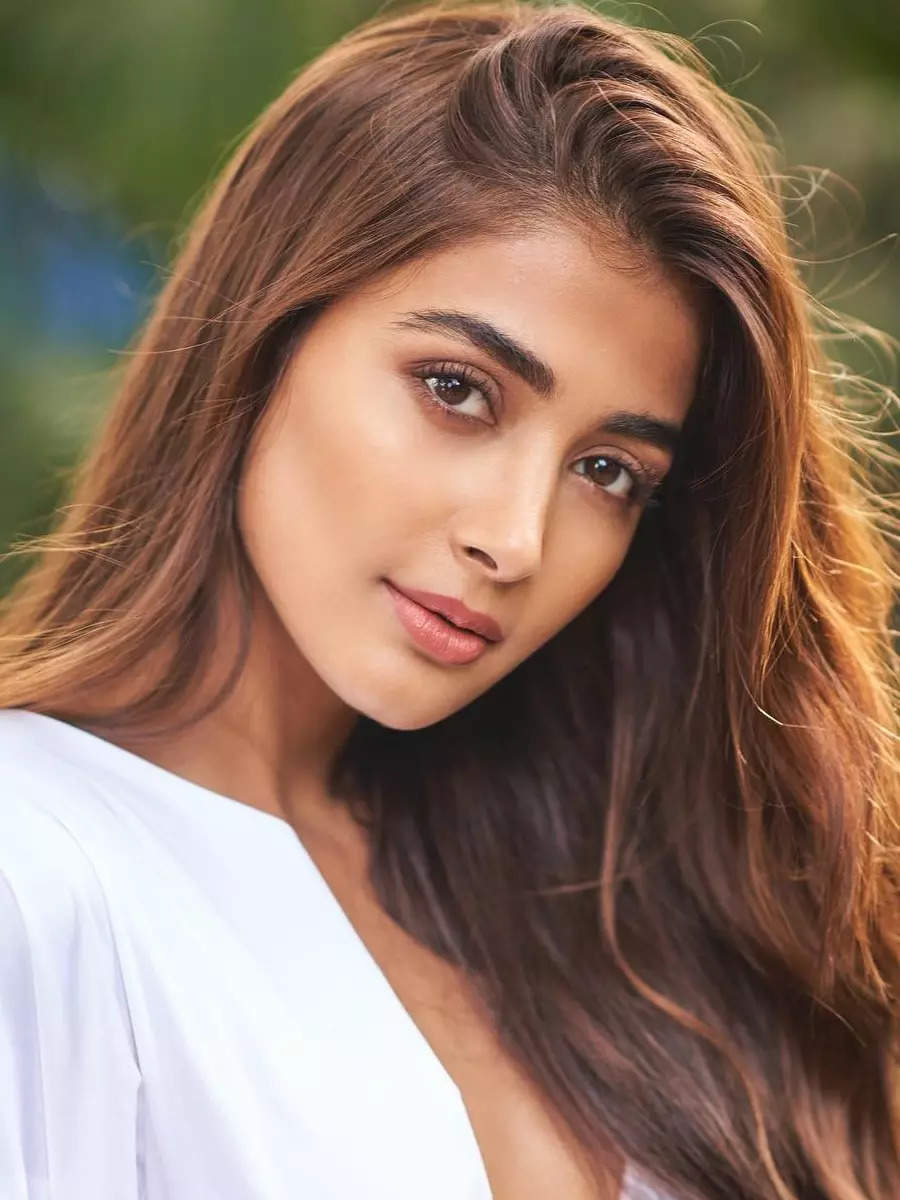 10 stunning pictures of Pooja Hegde