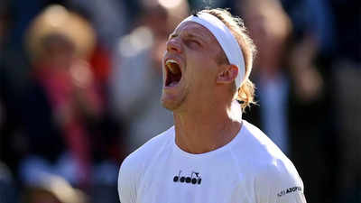 Alejandro Davidovich Fokina wins Wimbledon's first 10-point final-set tiebreak