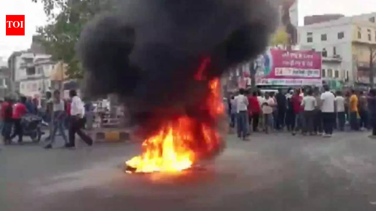 Locals protest after two men behead youth in Udaipur; CM appeals for ...